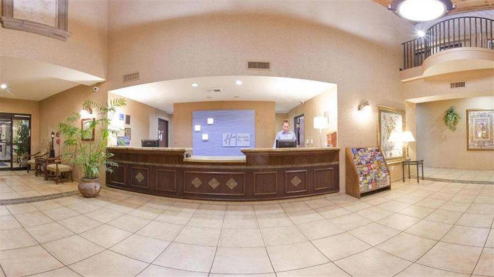 马里那智选假日套房酒店 滨海城 外观 照片