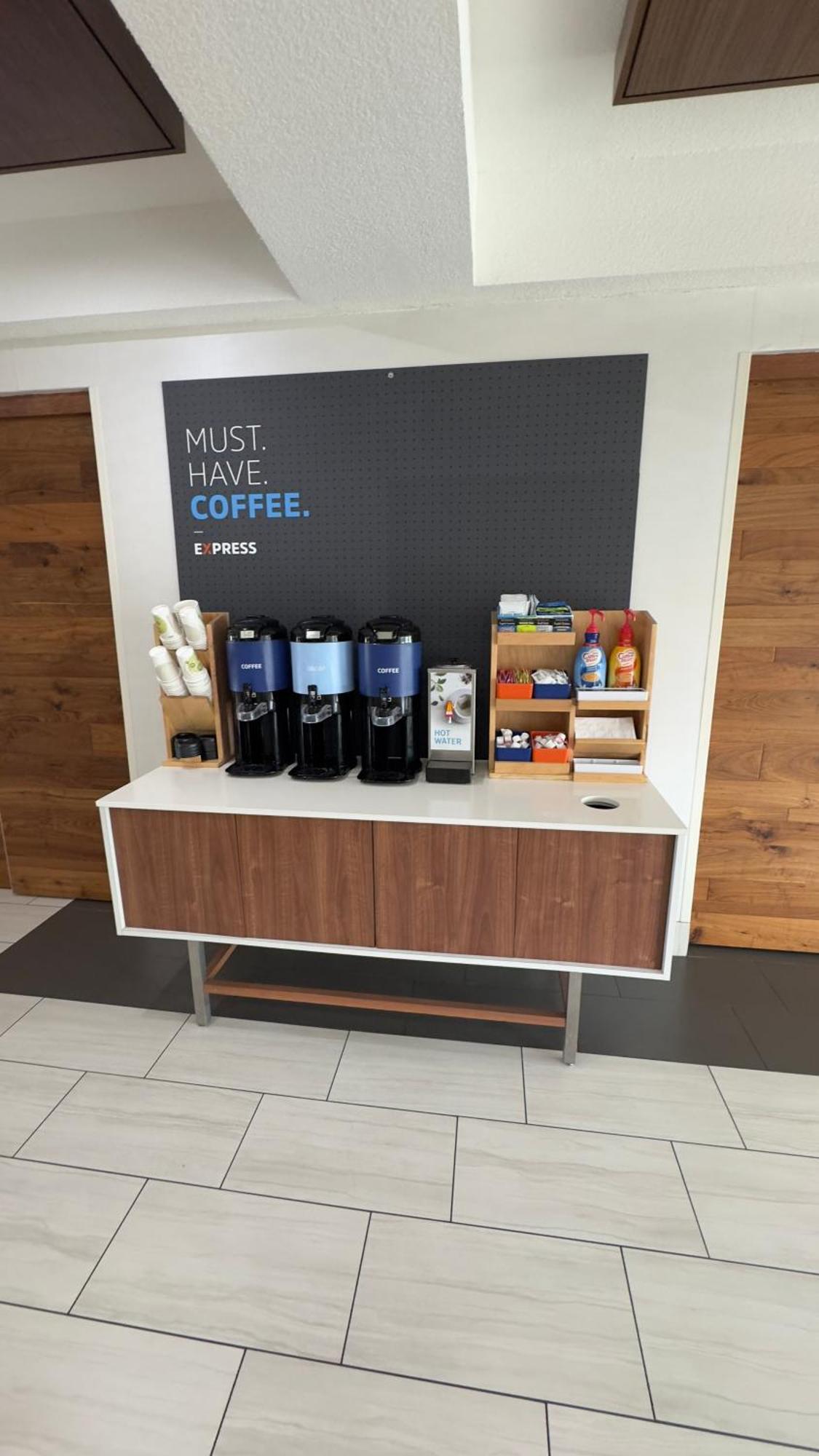 马里那智选假日套房酒店 滨海城 外观 照片
